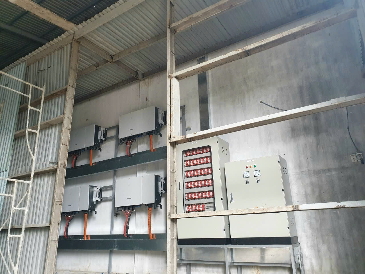Dự &aacute;n điện năng lượng mặt trời cho trang trại